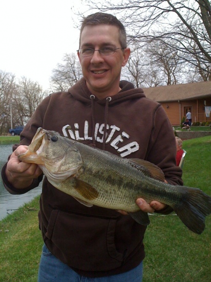 Sent you a invitation to private pond.  Just one on the Many large bass.  This one was 5.2 lbs  Got another one July 4th that was 26 inches 6.5 lbs.  Oxford Indiana in Private pond