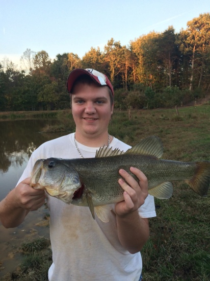 Bass n in papas pond got this hog on Oct. 17 2014.Bass fish n in North Carolina. My name is Levi and I eat,sleep,live fishing. I will fish in a bucket if I think I can catch something.More pics to come later.