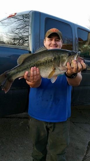 Large mouth bass 9.3 lbs, 24.5 inches long. Caught on 03/18/2017 at a farm pond in Appanoose county, Iowa.