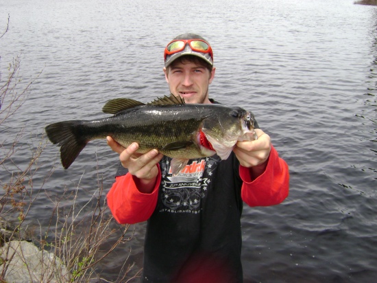 i cought this larg mouth bass on travlers pond in jefferson maine. the fish weighted 6.2 lbs bigets one so far this year many other 4-5 lbs thoe