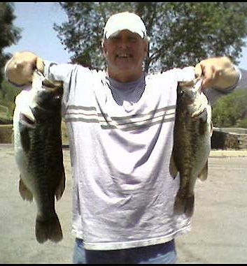 4 & 7 lb. Large Mouths @ Lake Skinner CA. Caught on 6in Plastic    Worm.