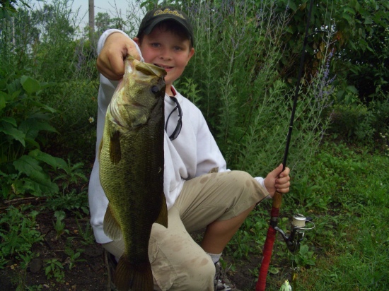 This is my son's fish,he has caught 8 bass in that range,and finally got him a baitcaster,he uses just artificials,this is 1 of nine 5 to 6 pounders he has caught,I am so proud of my 10 year old, I wonder what the future may be?