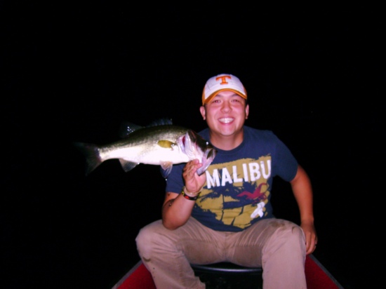 this almost 5 lb largemouth was one of my most favorite fish to catch to fight and bring in the boat. After almost 7 minutes of fighting at about 930 at night, this beasty fish finally came to the surface.