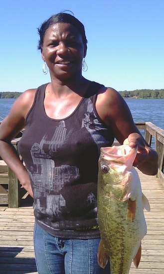 I caught this 15lb big-mouth bass on the fishing pier in Lake Charles located in Powhatan,Ar.I was using minnows as bait and fishing near the bank.