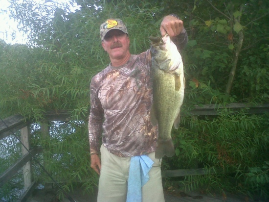Caught this old girl on September 11, 2016 at my home base hole, Burba Lake, Fort Meade, MD.  20 inch length, 16 inch girth.  Caught it on a Texas rigged Tube Craw a couple days after watching your show featuring that lure.  Thanks Bill Dance!