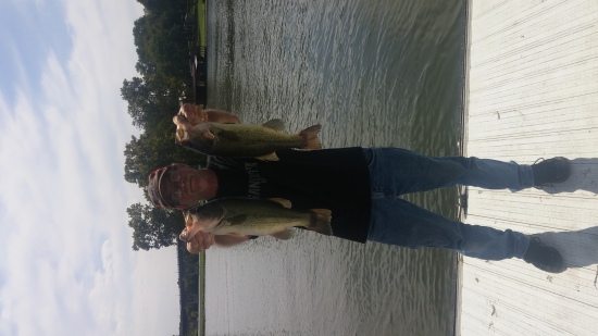 2 largemouth caught on Old Hickory lake.2lbs 7oz and 3lb 1 oz