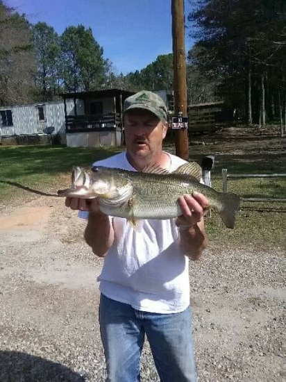 there's another one bill come check us out with me come to Waverly Hall Georgia and fish with me I might have bladder cancer but I'd love to see you and bring your Jon Boat come catch a bass with me
